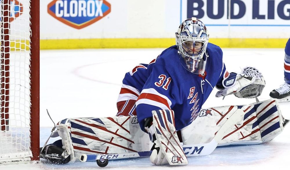 Шестёркин стал 8-м российским голкипером, сыгравшим в НХЛ 300 игр
