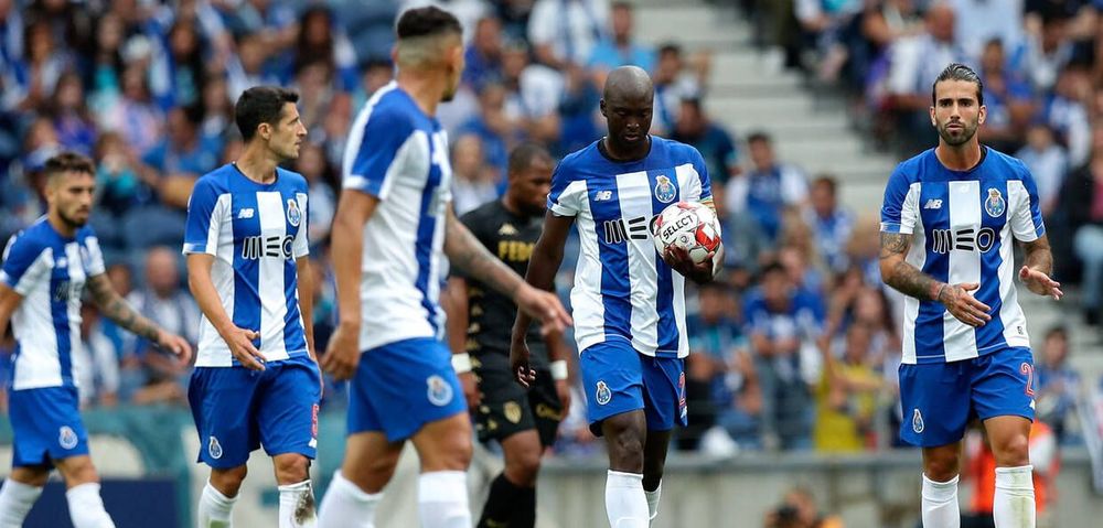 Главный тренер «Порту» помирился с капитаном, но у команды не стало меньше проблем перед игрой с «Краснодаром» Главный тренер «Порту» помирился с капитаном, но у команды не стало меньше проблем перед игрой с «Краснодаром»