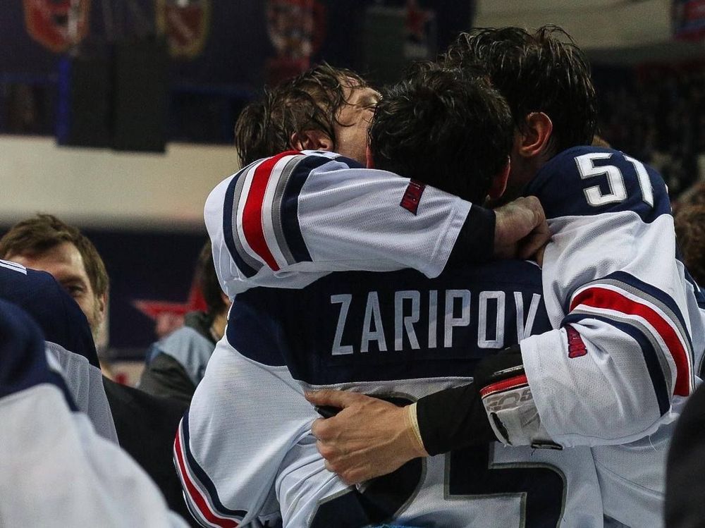 Геннадий Величкин: Как встретили в Магнитогорске? Работники дворца приготовили нам завтрак с шампанским