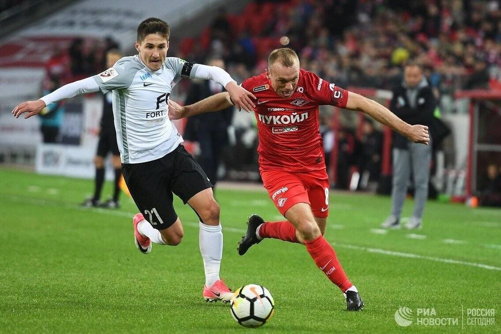 Роман Павлюченко: Разбрасываться словами о чемпионских амбициях, как это делают в «Спартаке», не надо