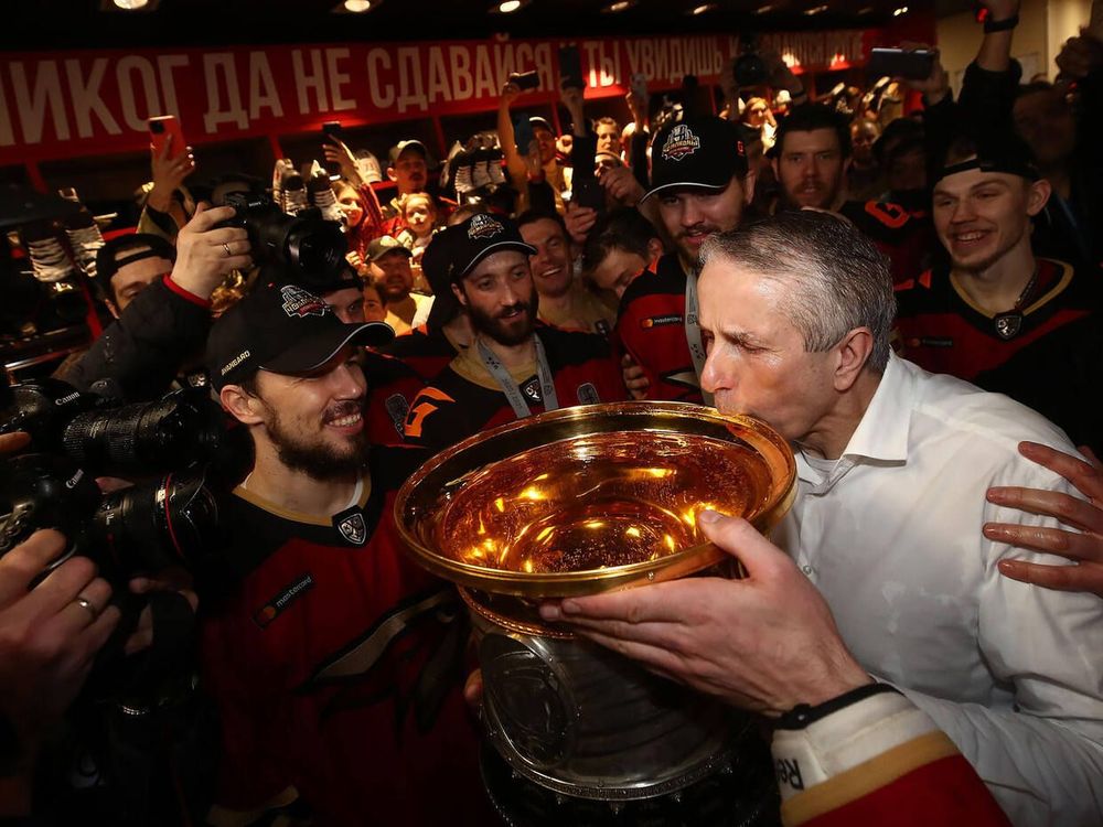 «Авангард» решил оставить весь тренерский штаб «Авангард» решил оставить весь тренерский штаб