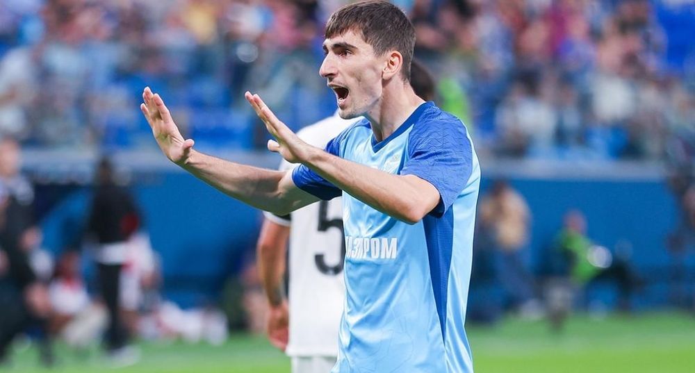 Фанаты «Спартака» обозвали Бакаева Дзюбой
