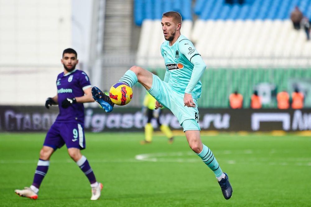 Газинский не понимает, зачем в РПЛ используют ВАР Газинский не понимает, зачем в РПЛ используют ВАР