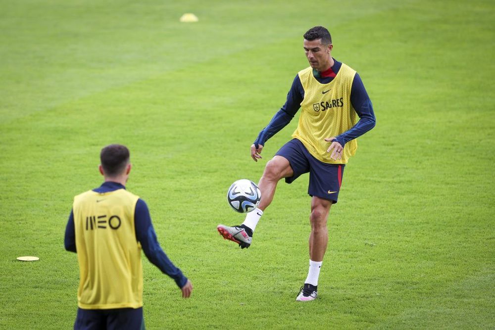 «Оренбург» выразил недовольство показом в России матча Роналду против Малкома «Оренбург» выразил недовольство показом в России матча Роналду против Малкома