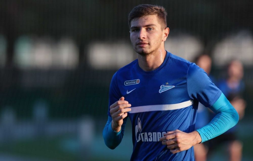 Сергей Семак высказался о ролях Бязрова и Кравцова в «Зените» Сергей Семак высказался о ролях Бязрова и Кравцова в «Зените»