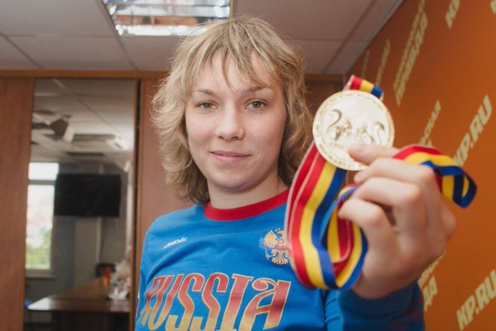 Анастасия Белякова завоевала первую медаль дня для России ценой травмы