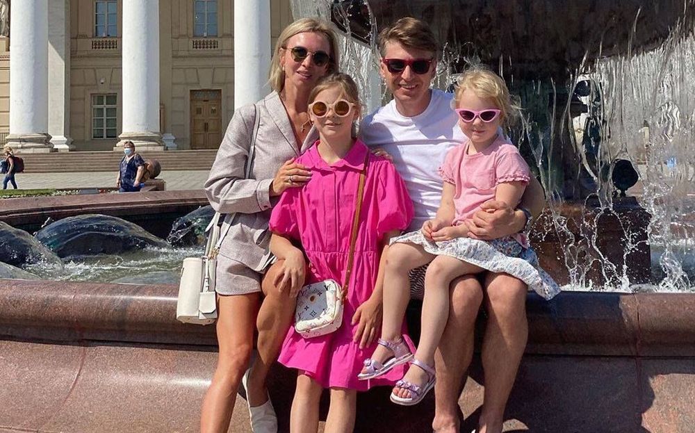 Ягудин поспорил с подписчицей о семейных ценностях