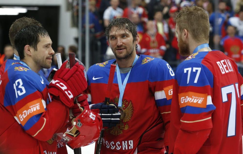 Овечкин эффектно отправил защитника «Торонто» на скамейку запасных Овечкин эффектно отправил защитника «Торонто» на скамейку запасных