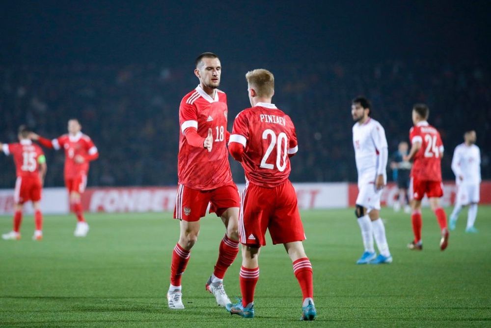 Гранат заявил, что сейчас неподходящее время, чтобы критиковать сборную России