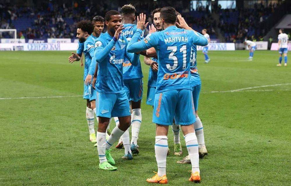 Полузащитник «Зенита» Мантуан назвал любимую позицию на поле Полузащитник «Зенита» Мантуан назвал любимую позицию на поле