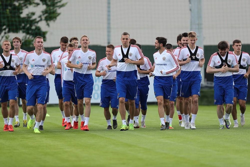 Стал известен состав сборной России на матч с «Чертаново» Стал известен состав сборной России на матч с «Чертаново»