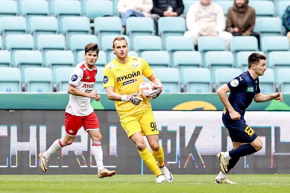 Кавазашвили рассказал, сможет ли Максименко заиграть в Европе