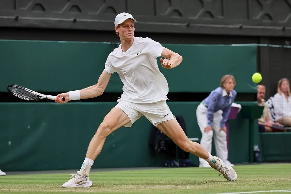 Синнера не дисквалифицируют после двух положительных допинг-тестов