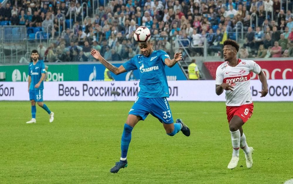 Каррера раздевается, Семак — нет