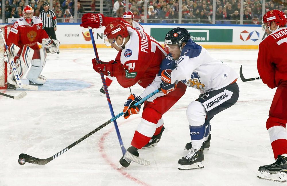 Тодд Маклеллан: Создается впечатление, что Прохоркин медлит на льду