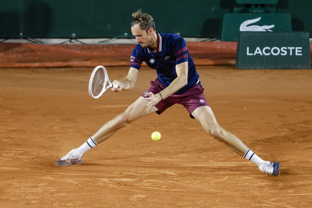 Медведев вылетел с «Ролан Гаррос» в четвертом раунде
