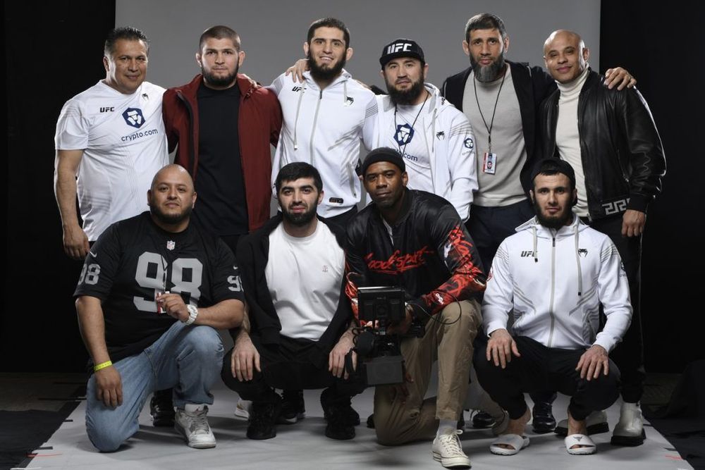 Ислам Махачев поблагодарил своего тренера перед боем за титул чемпиона UFC