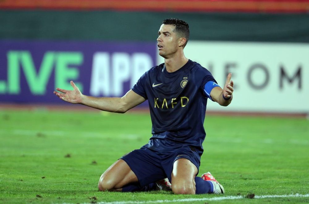 Криштиану Роналду грозит 99 ударов плетью за возможное посещение Ирана Криштиану Роналду грозит 99 ударов плетью за возможное посещение Ирана