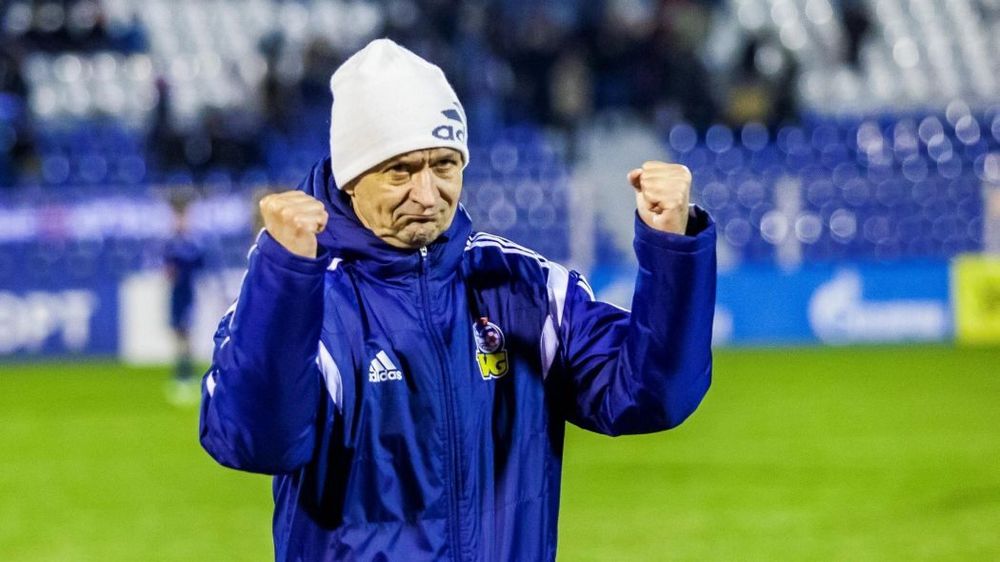 «Ни машин, ни автобуса». Юрий Газзаев о матче «Волгарь» — «Зенит»
