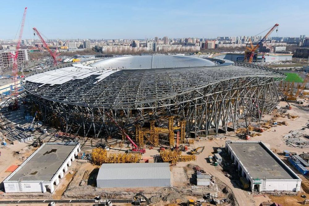 На «СКА Арене» залили лед и начали асфальтирование парковки