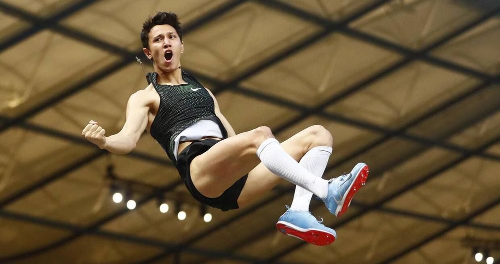 Тимур Моргунов обошел Рено Лавиллени в прыжках с шестом на швейцарском вокзале