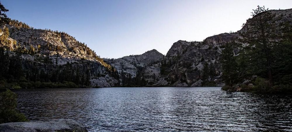 НХЛ хочет провести два матча под открытым небом