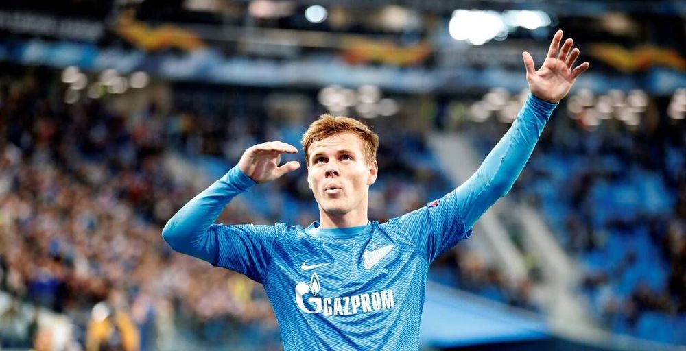 «Зенит-2» опубликовал фото счастливого Кокорина со сбора