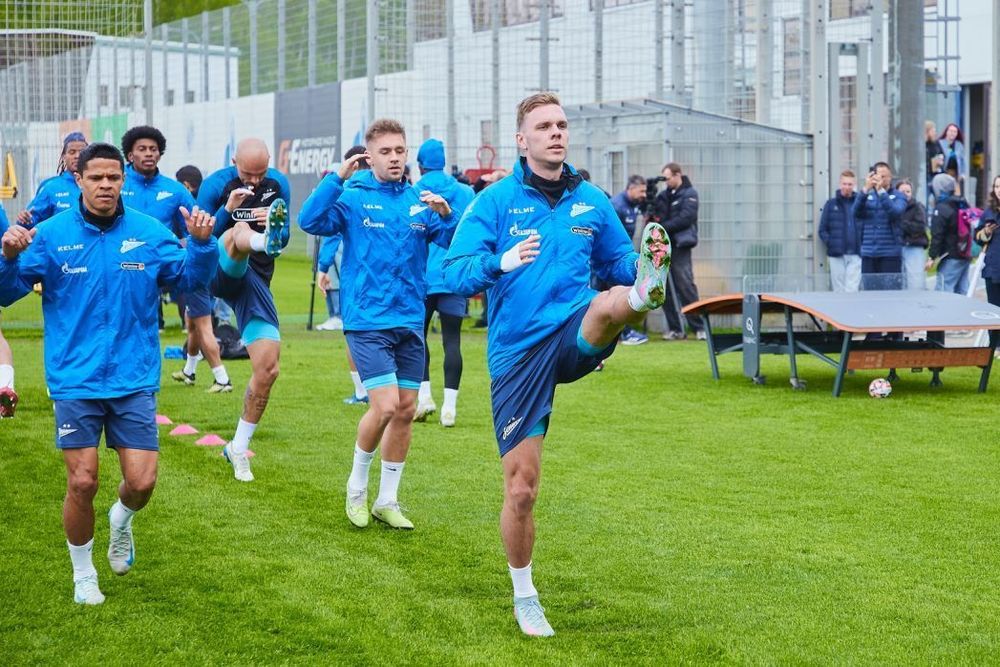 Семак спокоен, Глушенков готов разрывать. Как «Зенит» готовится к чемпионскому матчу с «Ахматом»