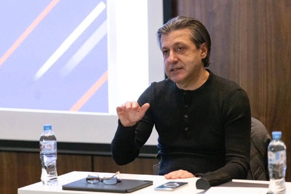 Газизов выступил за то, чтобы Хачатурянц не покидал свой пост в РПЛ