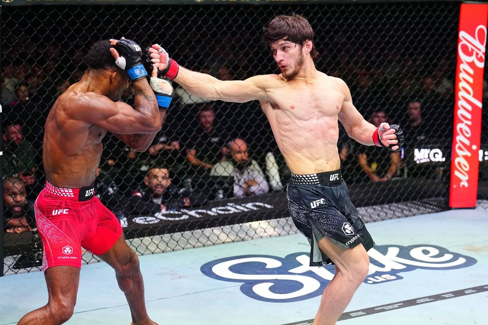 Евлоев победил Мерфи решением судей на UFC Fight Night 270 и сохранил ноль в графе поражений