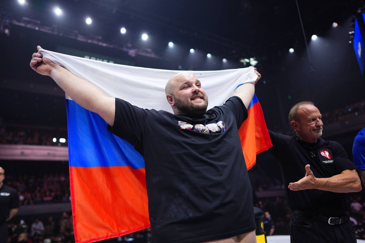 Камоцкий вновь проиграл Вирнсу в поединке за чемпионский пояс Power Slap