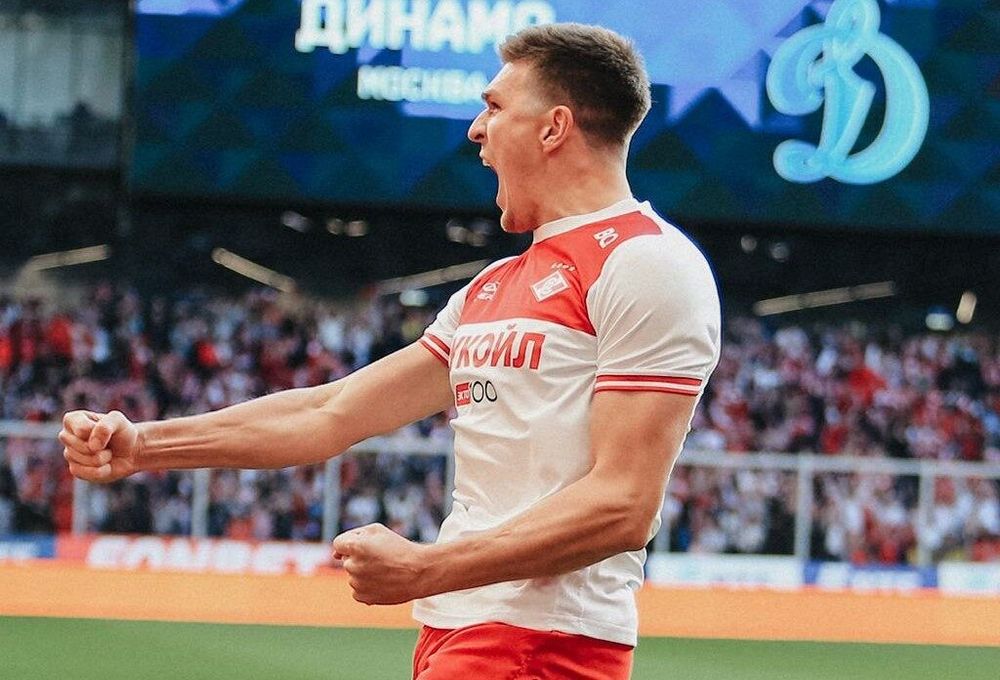 Экс-арбитр Николаев заявил, что Сухой мог назначить пенальти за фол на Соболеве