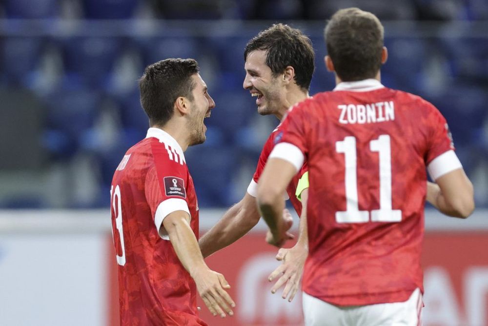 Мостовой не удивлен, что в расширенный список сборной России попало больше игроков «Спартака», чем «Зенита» Мостовой не удивлен, что в расширенный список сборной России попало больше игроков «Спартака», чем «Зенита»