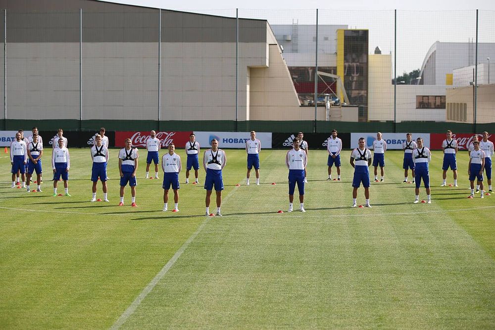 «Сердечко» для дрона и хранитель усов Дзюба «Сердечко» для дрона и хранитель усов Дзюба