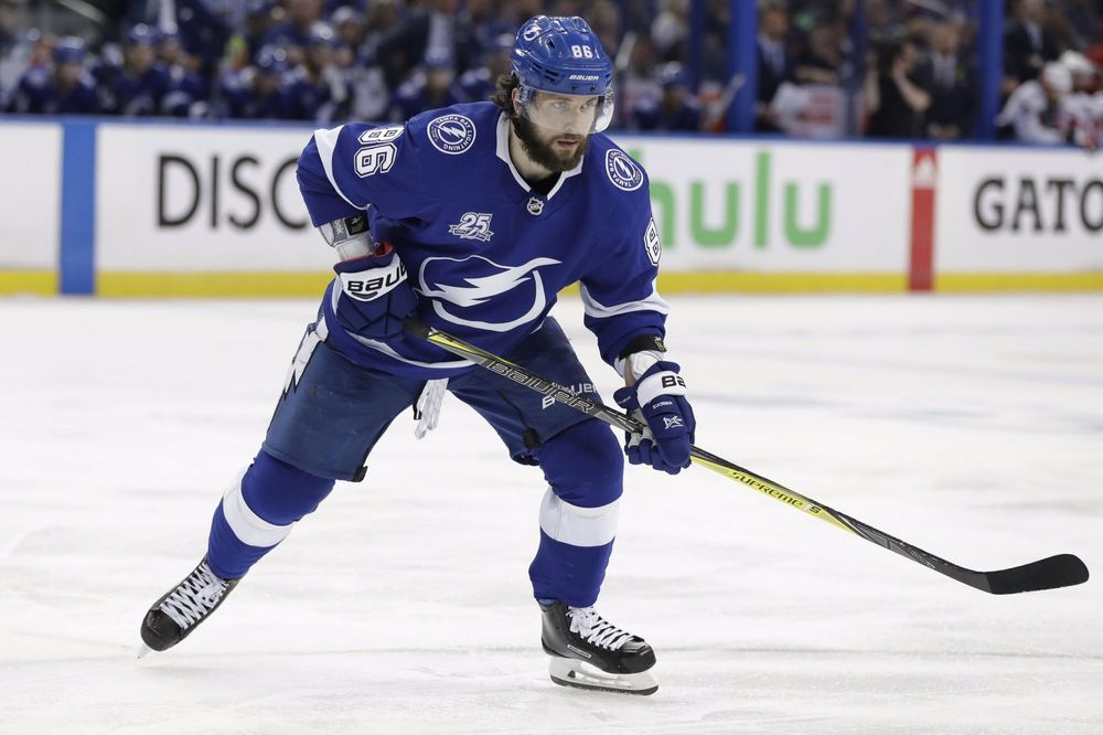 В плей-офф Кучеров играл с переломом ребра