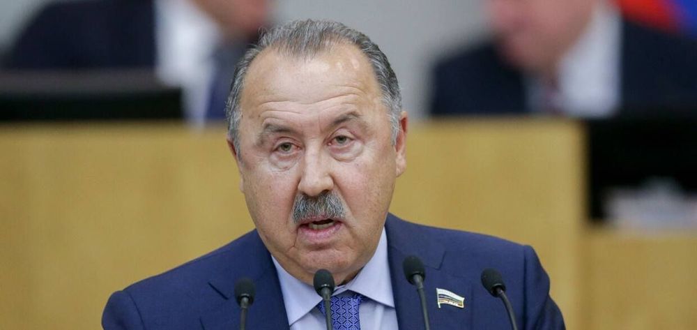 Валерий Газзаев считает, что пойти на сокращение зарплат – это долг любого футболиста Валерий Газзаев считает, что пойти на сокращение зарплат – это долг любого футболиста