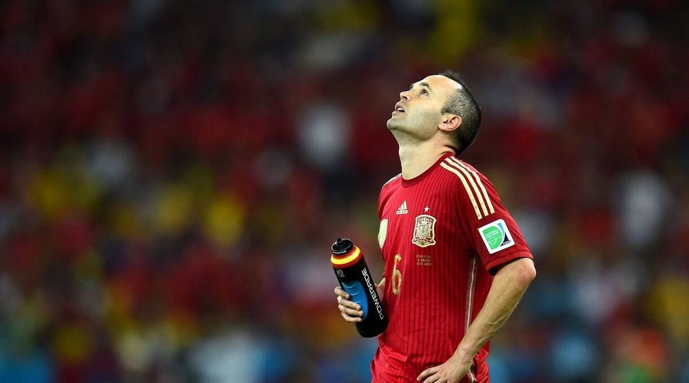 Иньеста нашел виновного в неудачах сборной Испании. Им оказался Моуринью