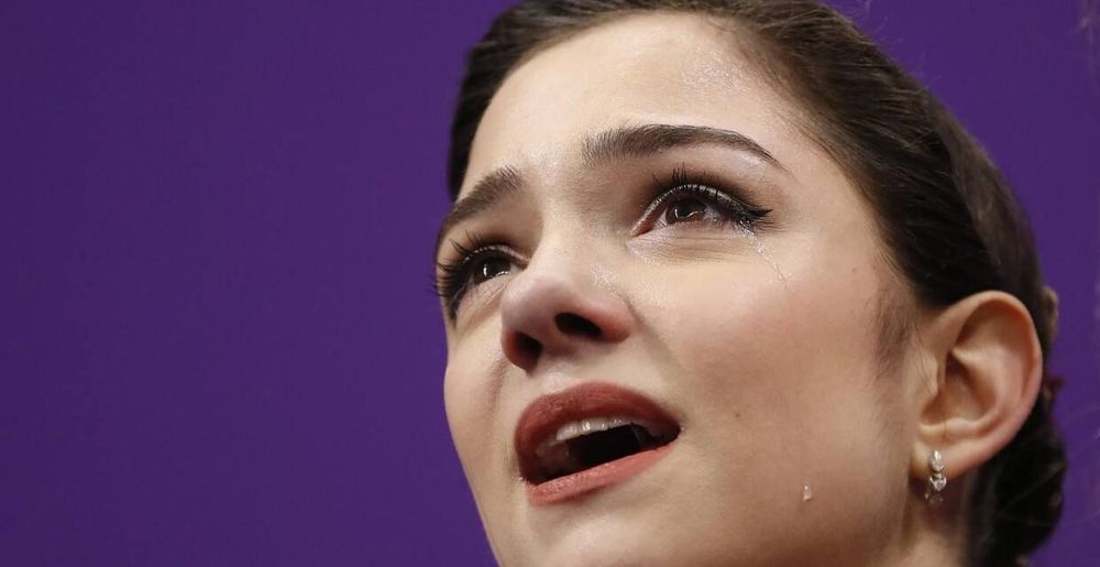 Медведева упала на произвольной программе