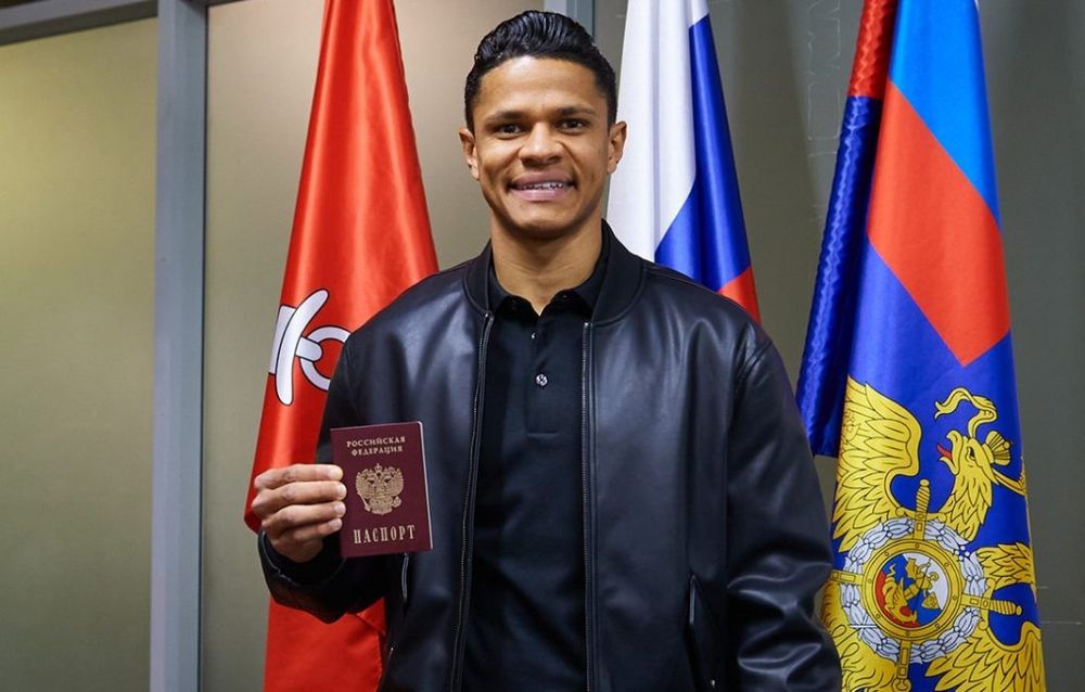 Трошечкин назвал причину, при которой Сантос сыграет за сборную России Трошечкин назвал причину, при которой Сантос сыграет за сборную России