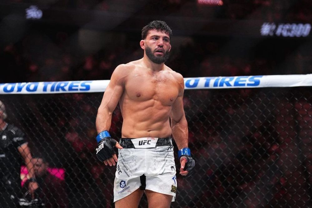 Царукян не получил статус претендента на титул UFC