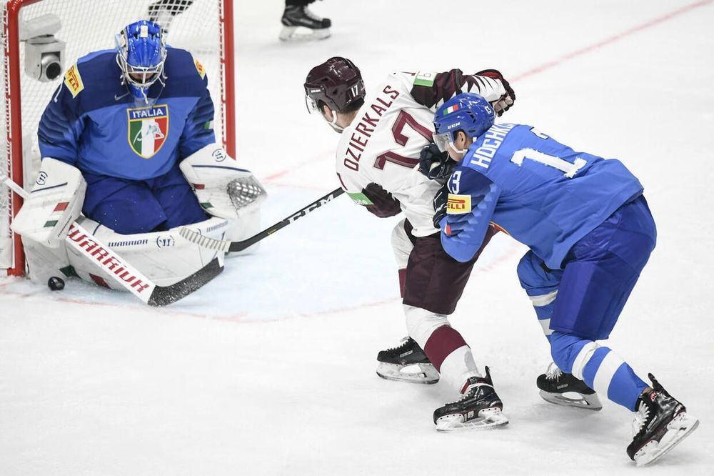 Соперник сборной России упал на самое дно