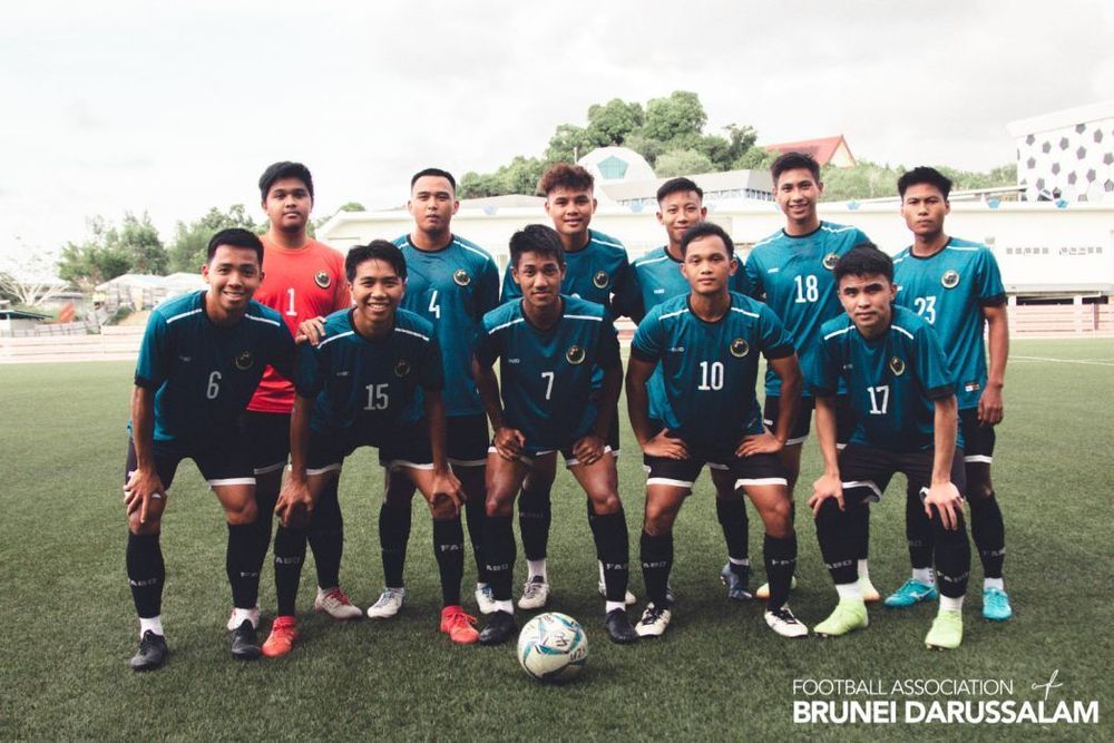 Игроку сборной Брунея свадьба важнее матча с Россией, заявил Дуйшобеков