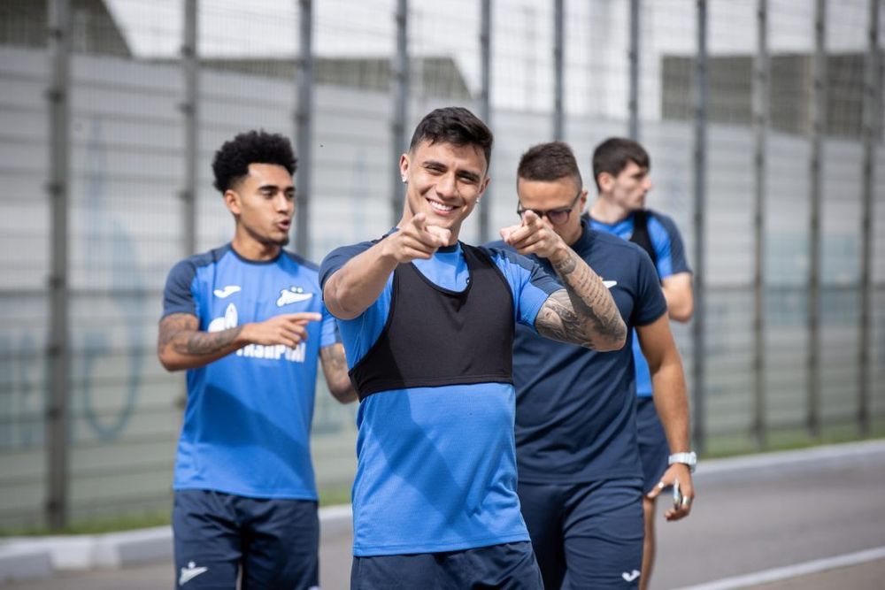 Актер Селин поблагодарил руководство «Зенита» за трансферы бразильцев Актер Селин поблагодарил руководство «Зенита» за трансферы бразильцев