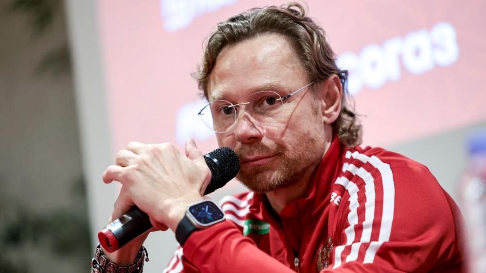 Карпин: Почему я не пою гимн России? Зато пою «Валера-Валера»