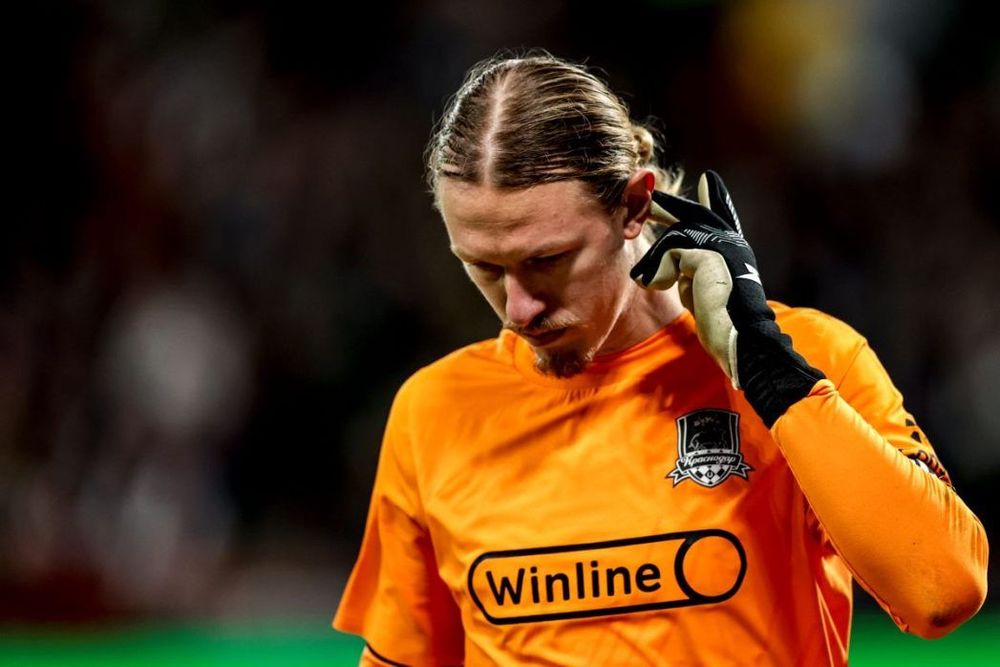 Матвей Сафонов появился на публике с разбитым лицом