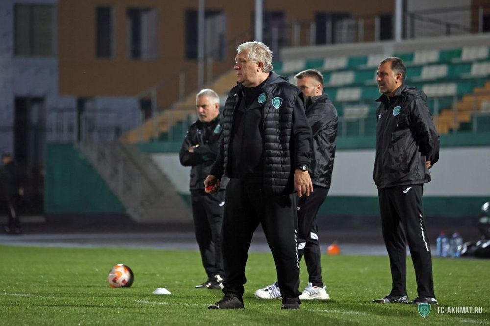 Ташуев заявил, что будет штрафовать игроков «Ахмата» за курение