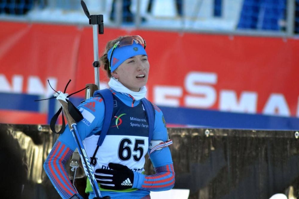 На чемпионате России завершился женский масс-старт. По трассе бегала собака