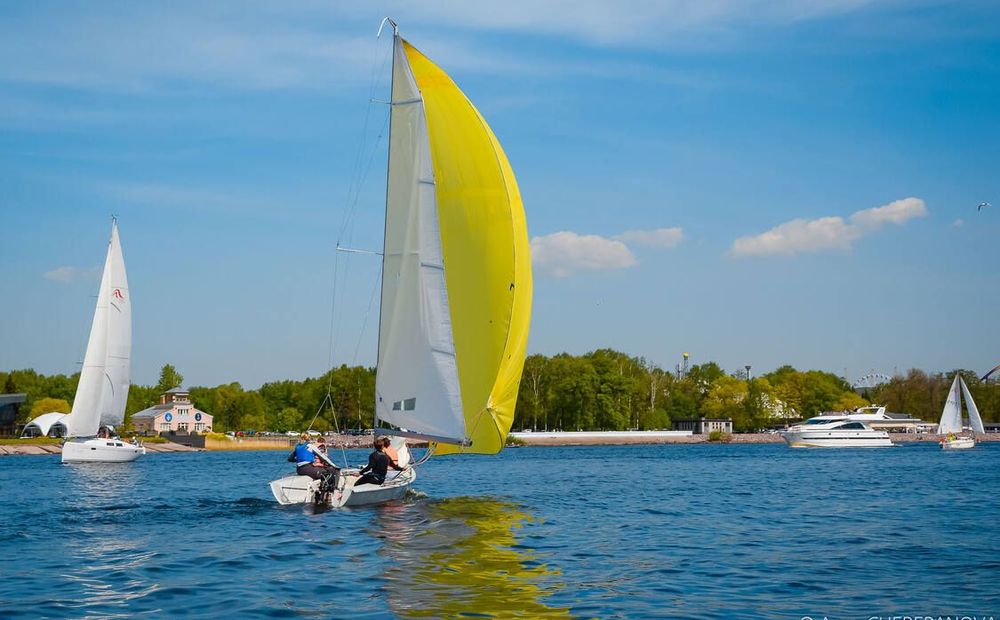 Яхтенная школа SPORT YACHTS объявляет набор на курсы судовождения и обучения яхтингу