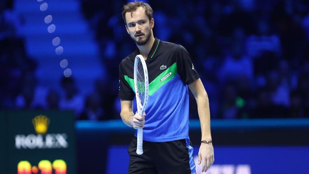 Медведев обыграл Оже-Альяссима и вышел в четвертый круг Australian Open Медведев обыграл Оже-Альяссима и вышел в четвертый круг Australian Open