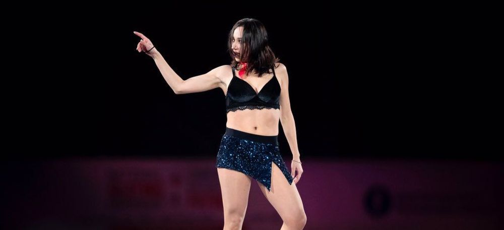 «18+». Елизавета Туктамышева запустила #Tuktikchallenge. Кто еще разделся на льду? (ВИДЕО)